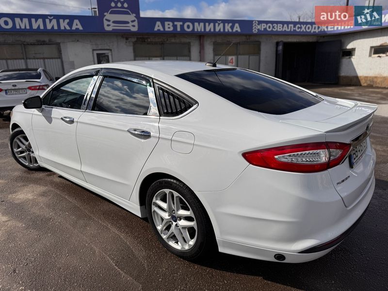 Седан Ford Fusion 2016 в Харкові