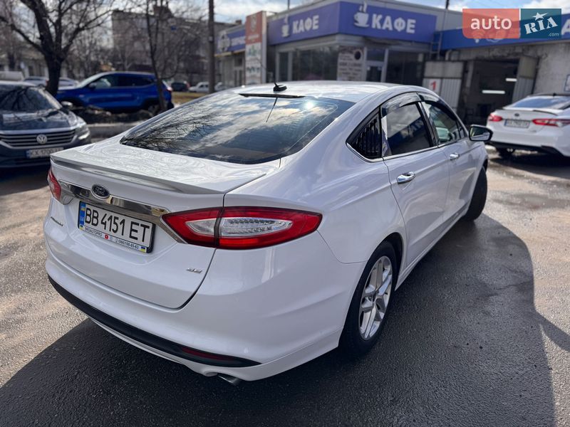 Седан Ford Fusion 2016 в Харкові