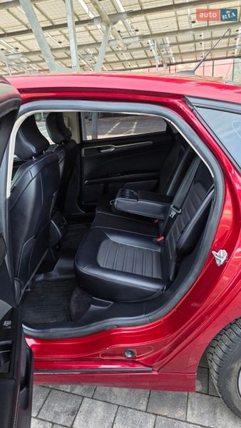 Седан Ford Fusion 2016 в Львові