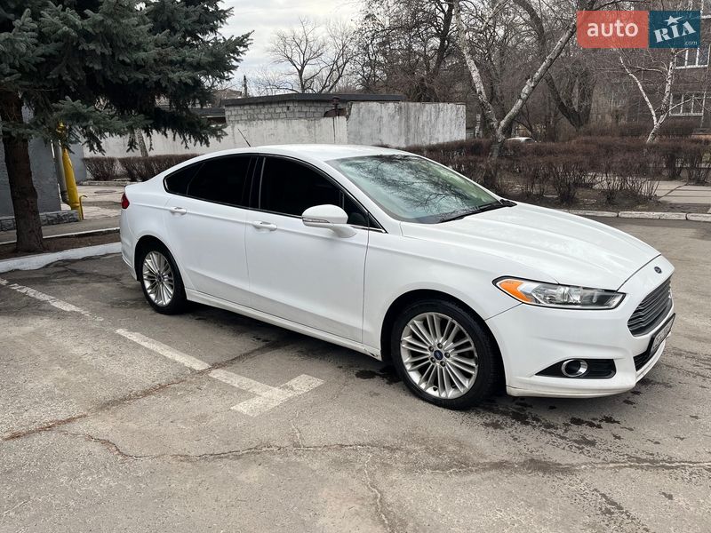 Седан Ford Fusion 2012 в Кам'янському