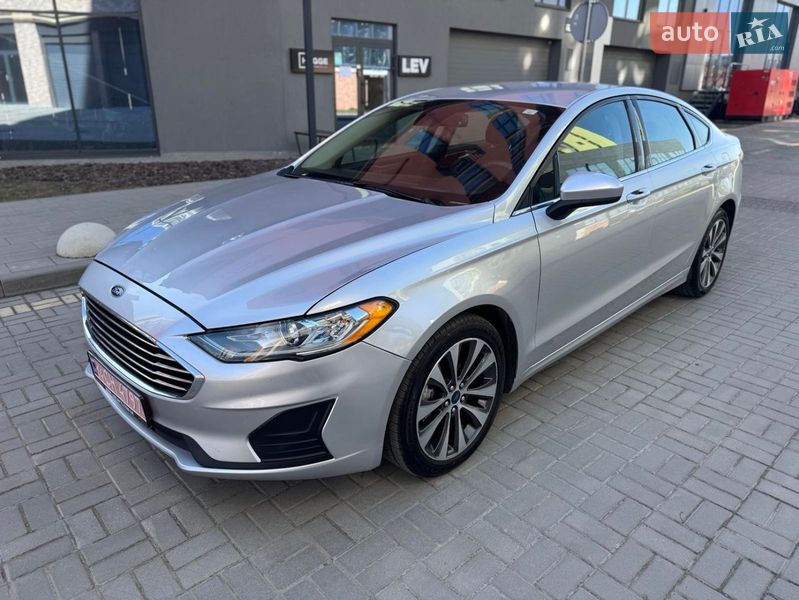 Седан Ford Fusion 2019 в Львове