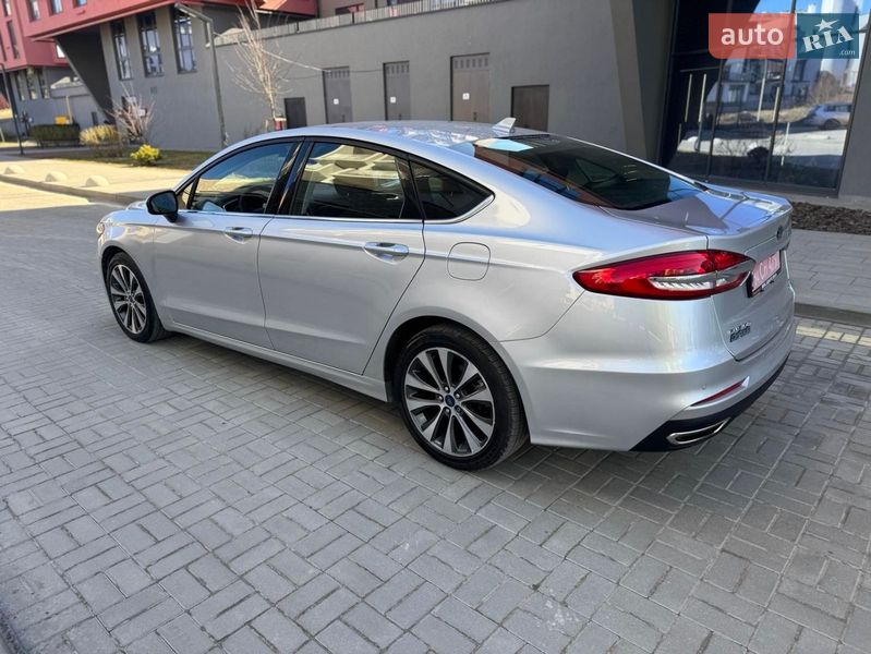 Седан Ford Fusion 2019 в Львове