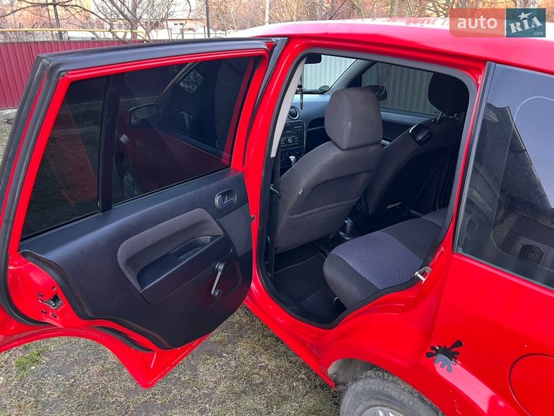 Хетчбек Ford Fusion 2006 в Чернівцях