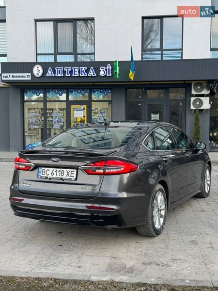 Седан Ford Fusion 2019 в Львове