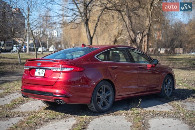 Седан Ford Fusion 2016 в Івано-Франківську