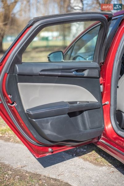 Седан Ford Fusion 2016 в Івано-Франківську