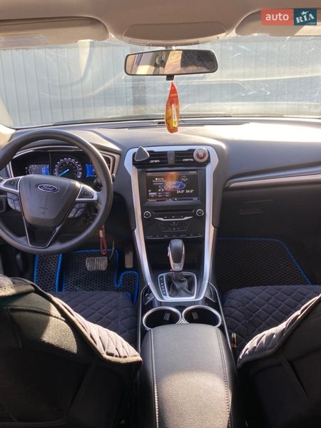 Седан Ford Fusion 2013 в Черновцах