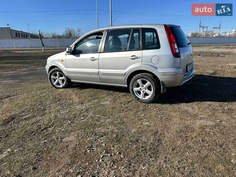 Хэтчбек Ford Fusion 2010 в Киеве