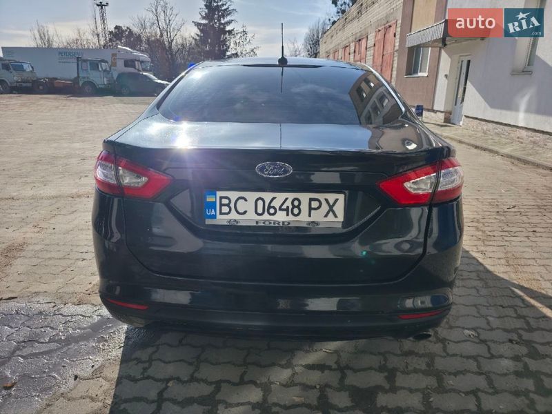 Седан Ford Fusion 2013 в Львове