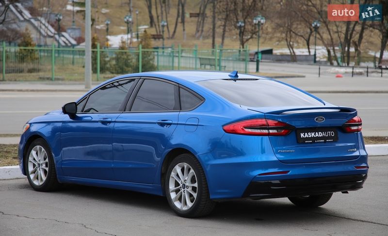 Седан Ford Fusion 2019 в Харкові