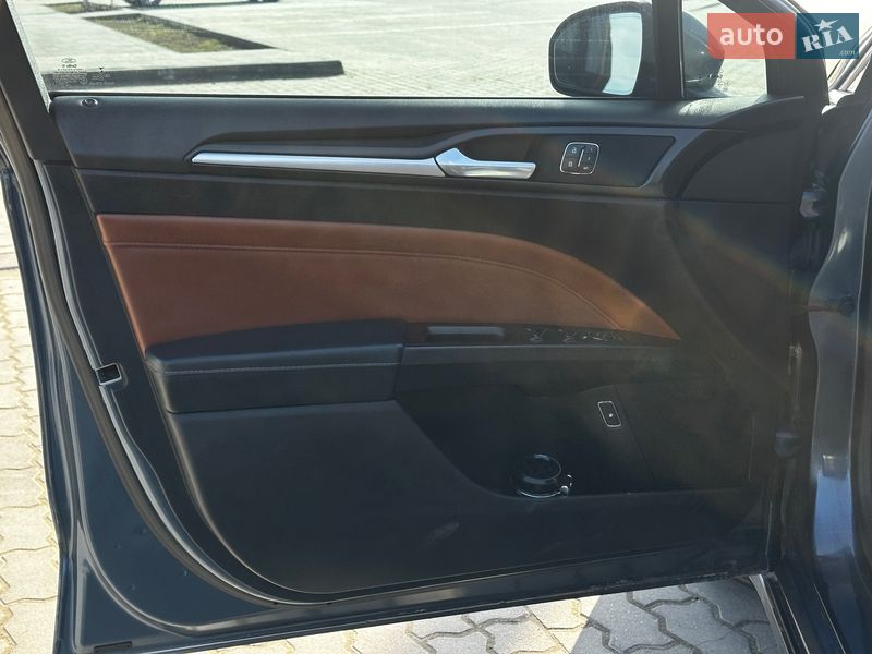 Седан Ford Fusion 2018 в Львове