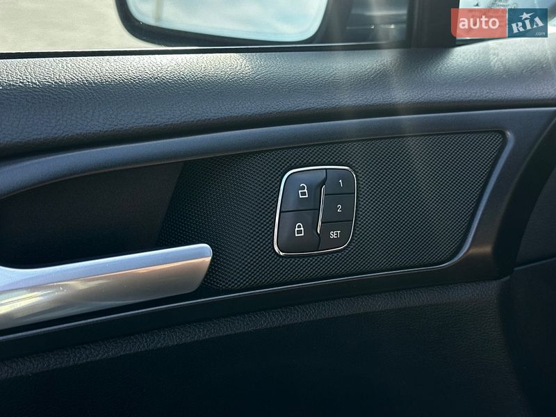 Седан Ford Fusion 2018 в Львове