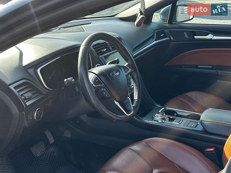 Седан Ford Fusion 2018 в Львове