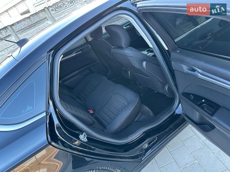 Седан Ford Fusion 2015 в Івано-Франківську