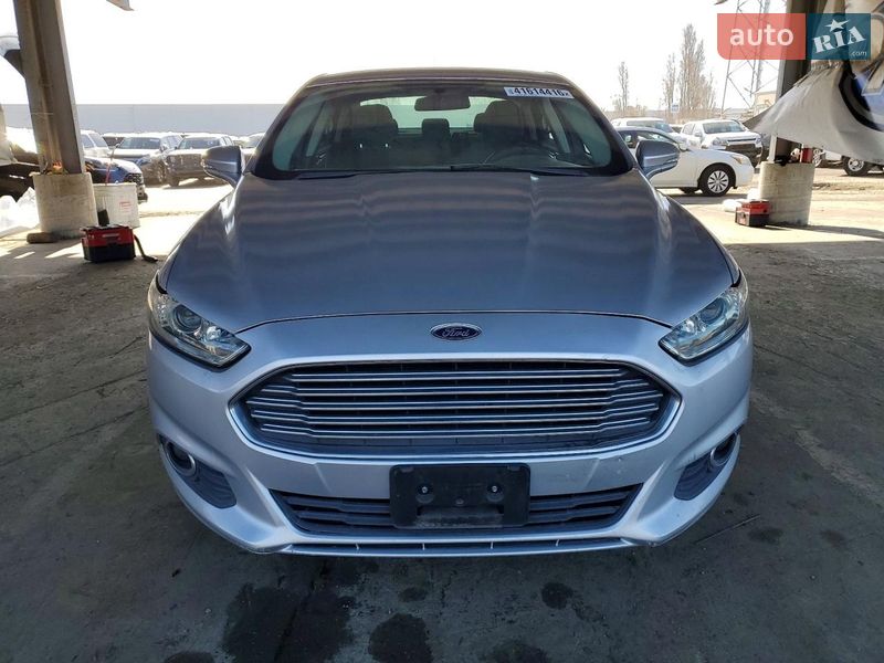 Седан Ford Fusion 2016 в Львове