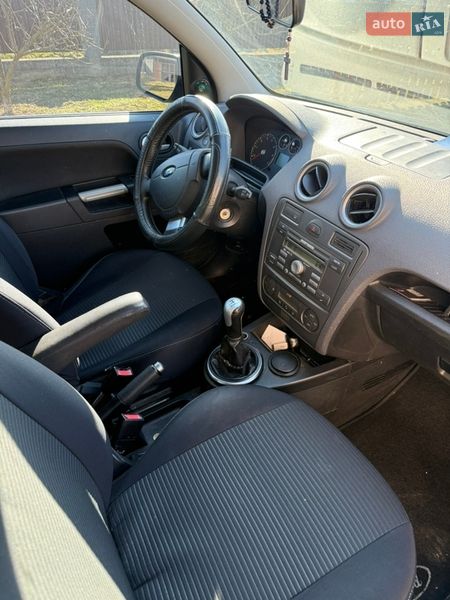 Хэтчбек Ford Fusion 2011 в Долине