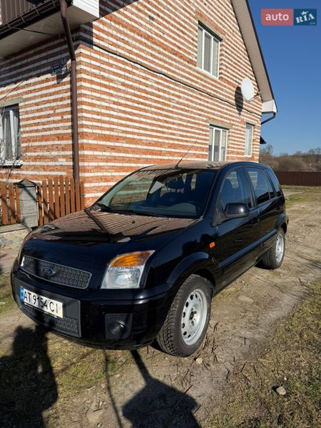 Хэтчбек Ford Fusion 2011 в Долине