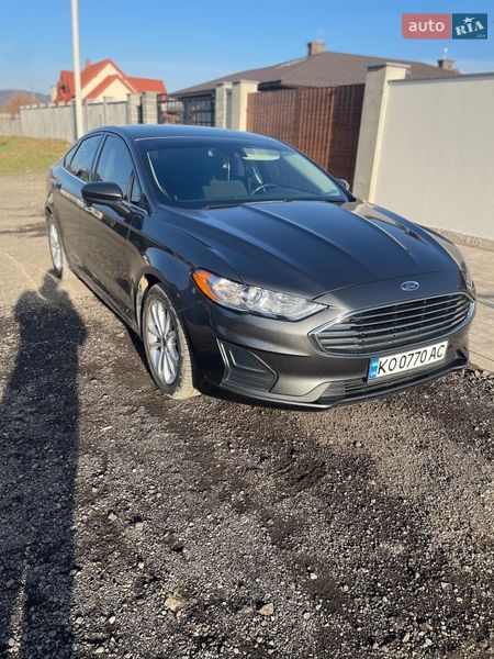 Седан Ford Fusion 2020 в Иршаве