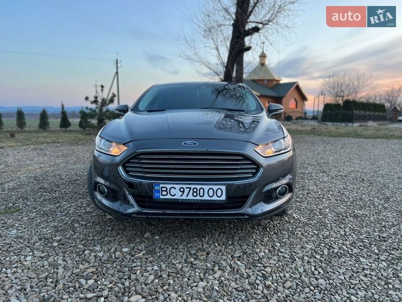 Седан Ford Fusion 2013 в Старому Самборі
