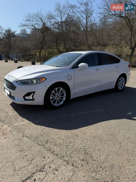 Седан Ford Fusion 2020 в Одессе