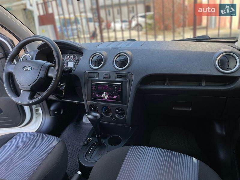 Хэтчбек Ford Fusion 2005 в Хмельницком