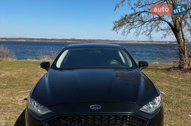 Седан Ford Fusion 2018 в Львове