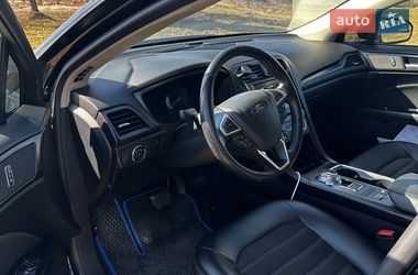 Седан Ford Fusion 2018 в Львове