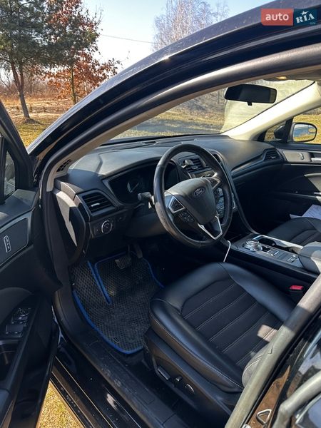 Седан Ford Fusion 2018 в Львове