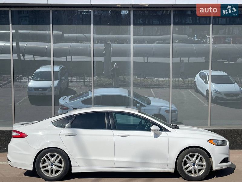 Седан Ford Fusion 2015 в Києві