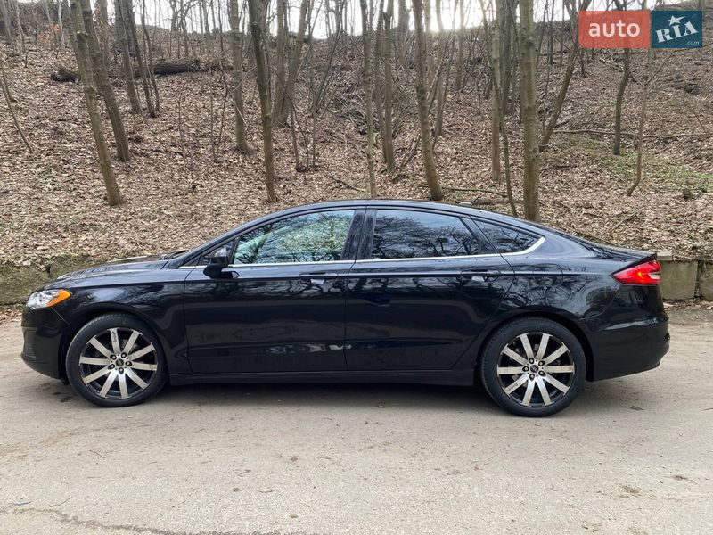 Седан Ford Fusion 2019 в Львове