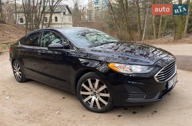 Седан Ford Fusion 2019 в Львове