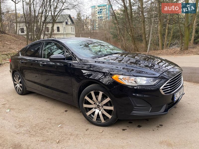 Седан Ford Fusion 2019 в Львове