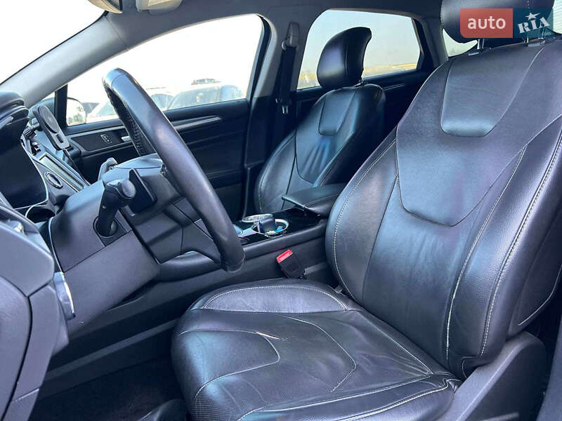 Седан Ford Fusion 2014 в Львові