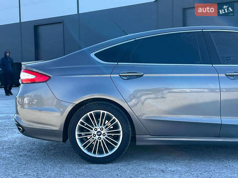 Седан Ford Fusion 2014 в Львові