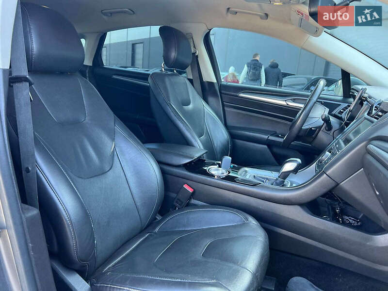 Седан Ford Fusion 2014 в Львові