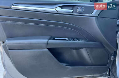 Седан Ford Fusion 2014 в Львові