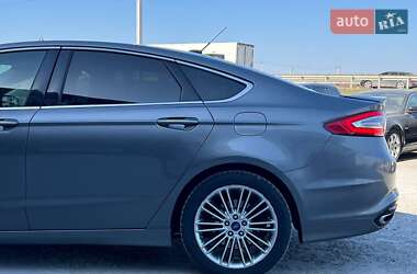 Седан Ford Fusion 2014 в Львові