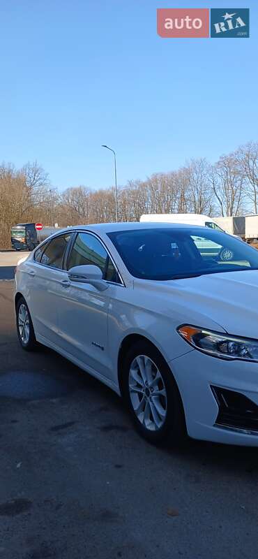 Седан Ford Fusion 2018 в Киеве