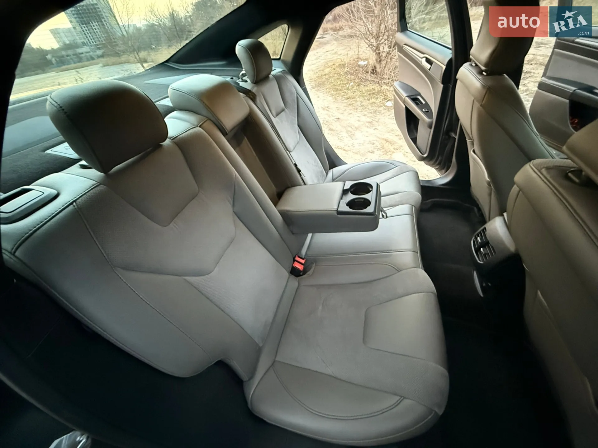 2016 Ford Fusion - мініатюра 28