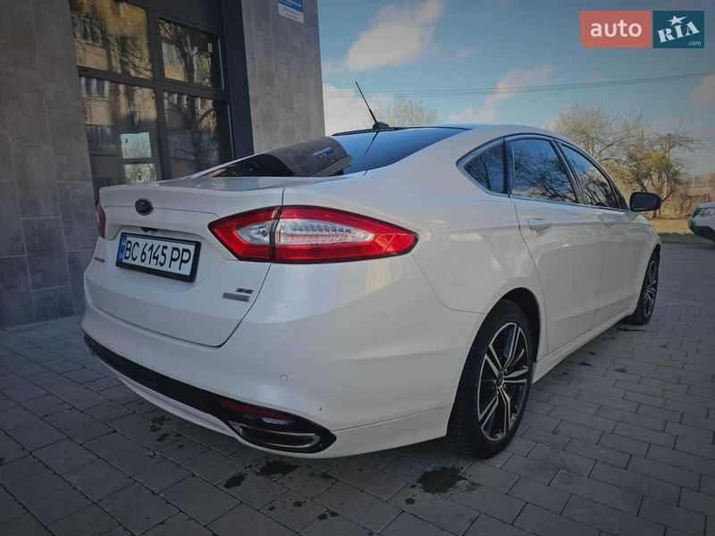 Седан Ford Fusion 2014 в Львове