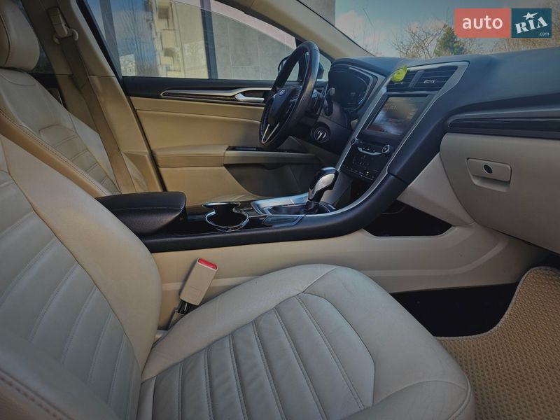 Седан Ford Fusion 2014 в Львове