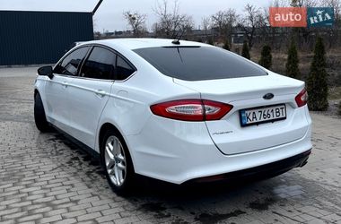Седан Ford Fusion 2015 в Буче