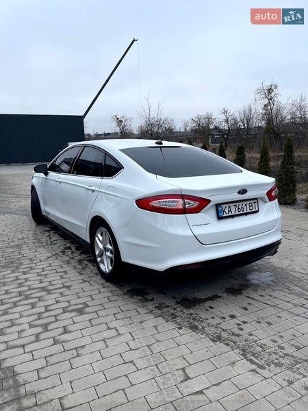 Седан Ford Fusion 2015 в Буче
