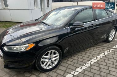 Седан Ford Fusion 2016 в Львове