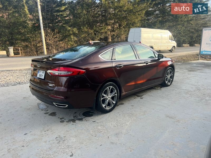 Седан Ford Fusion 2019 в Яремче
