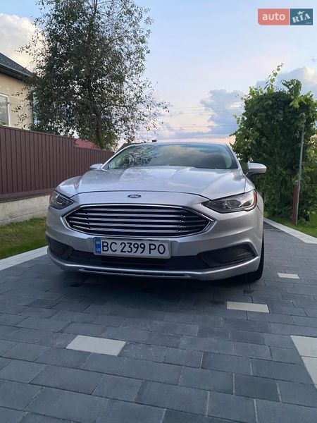 Седан Ford Fusion 2016 в Самборі