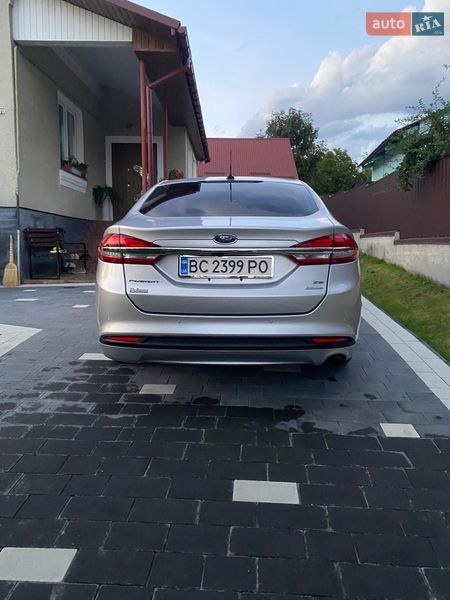 Седан Ford Fusion 2016 в Самборі