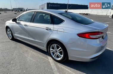 Седан Ford Fusion 2018 в Львове