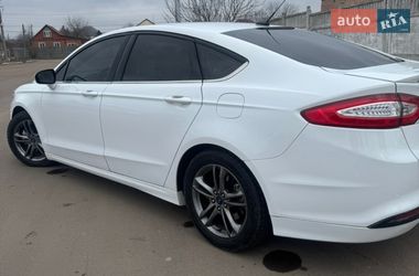 Седан Ford Fusion 2015 в Прилуках