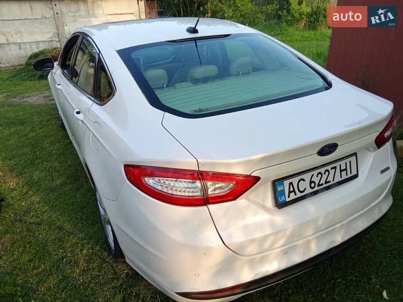 Седан Ford Fusion 2014 в Луцке